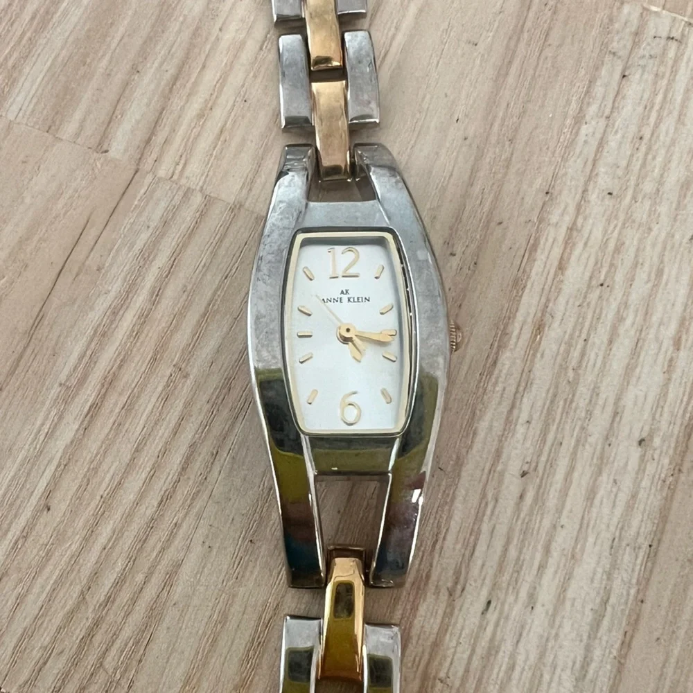Anne Klein ladies two tone bracelet dress watch NEW BATTERY